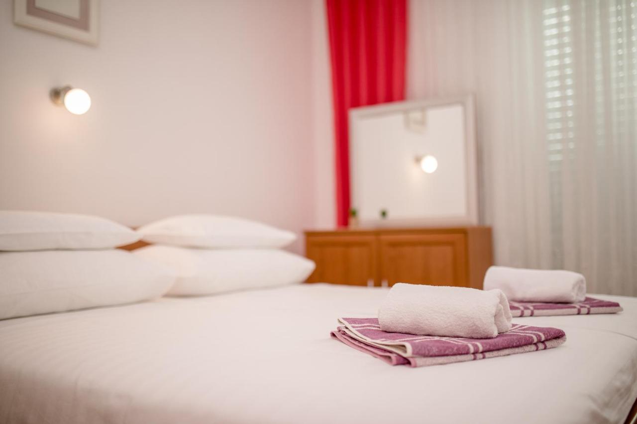Apartment Marisol Barbat Barbat na Rabu ภายนอก รูปภาพ
